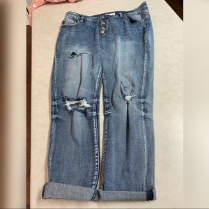 Kan Kan Distressed Jeans